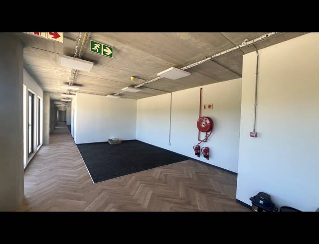 3,743M² WAREHOUSE TO LET IN SPARTAN